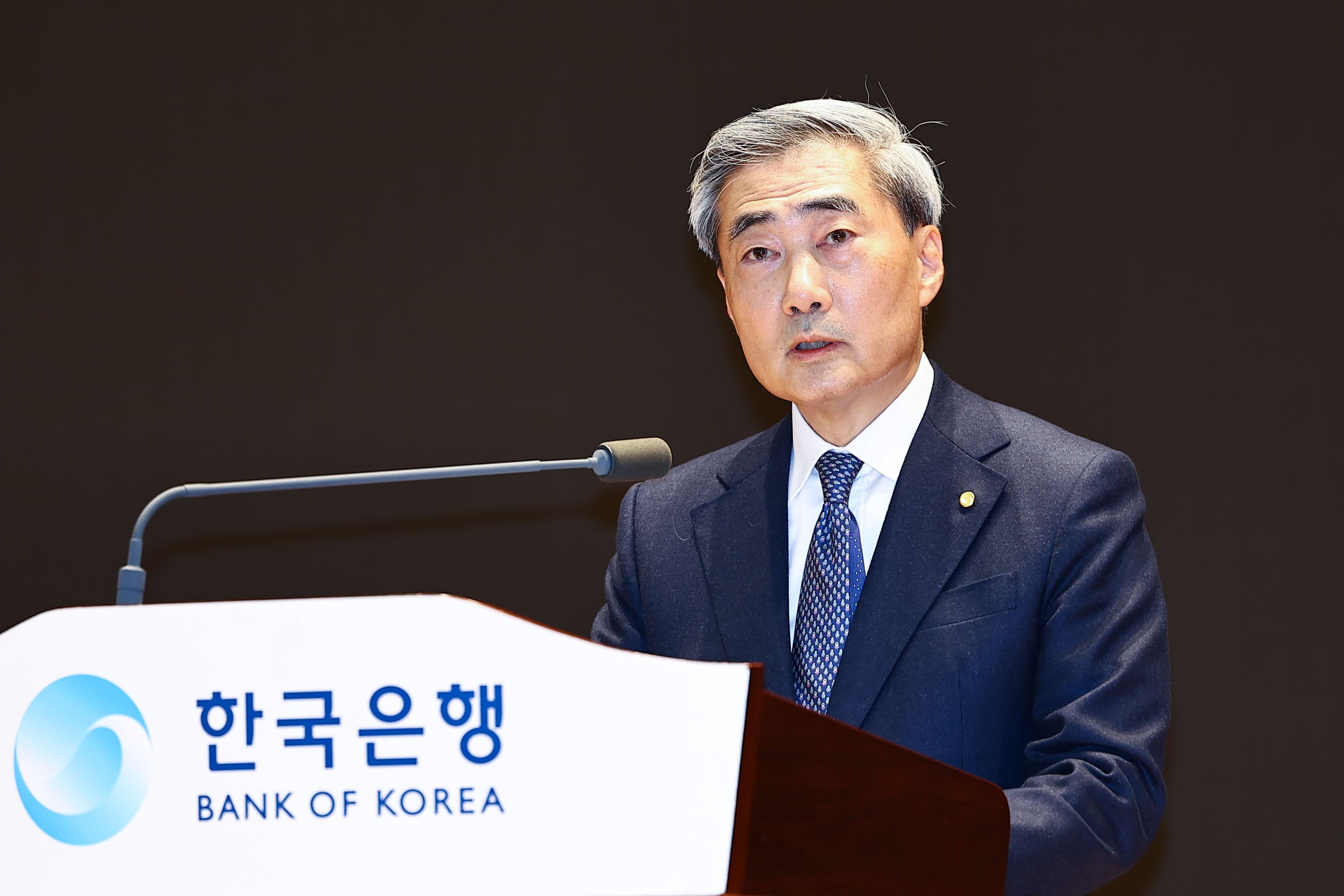 신현송 한은 총재 취임, 스테이블코인보단 CBDC? 썸네일 이미지
