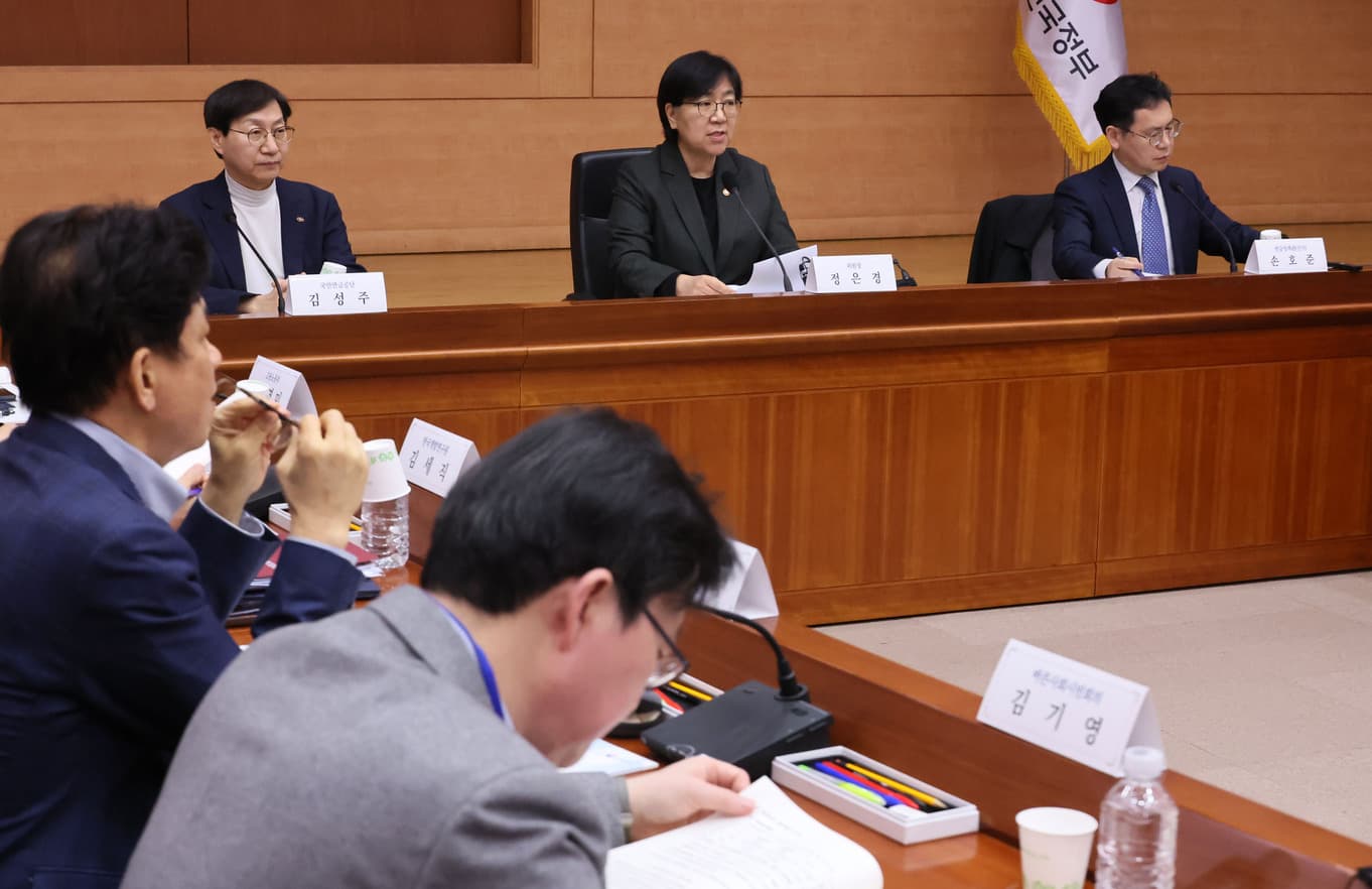 국민연금 뉴프레임워크, 환 헤지 늘리고 달러 채권 발행한다