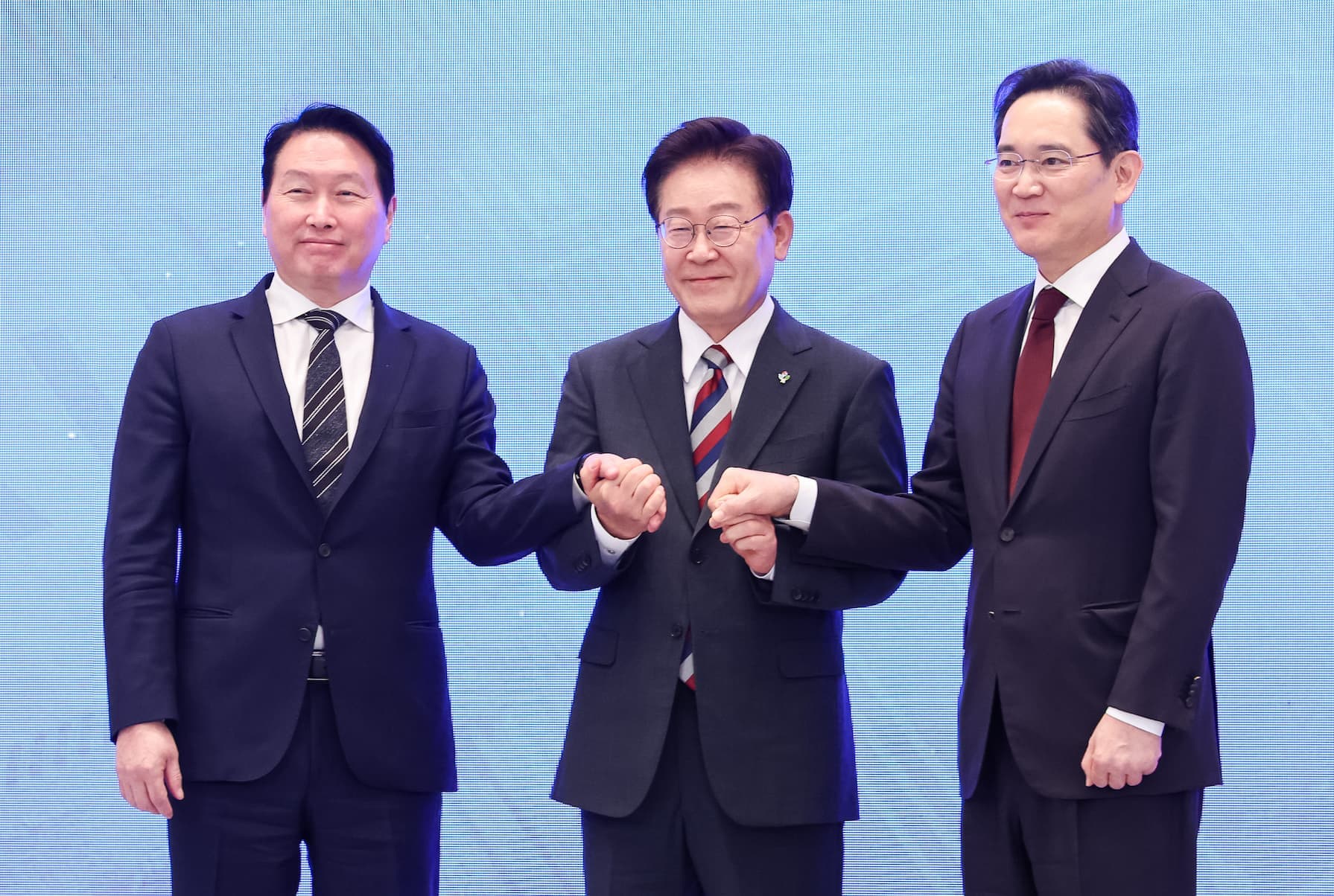 삼성·SK 1,500조 원 투자, 3대 메가프로젝트 시동