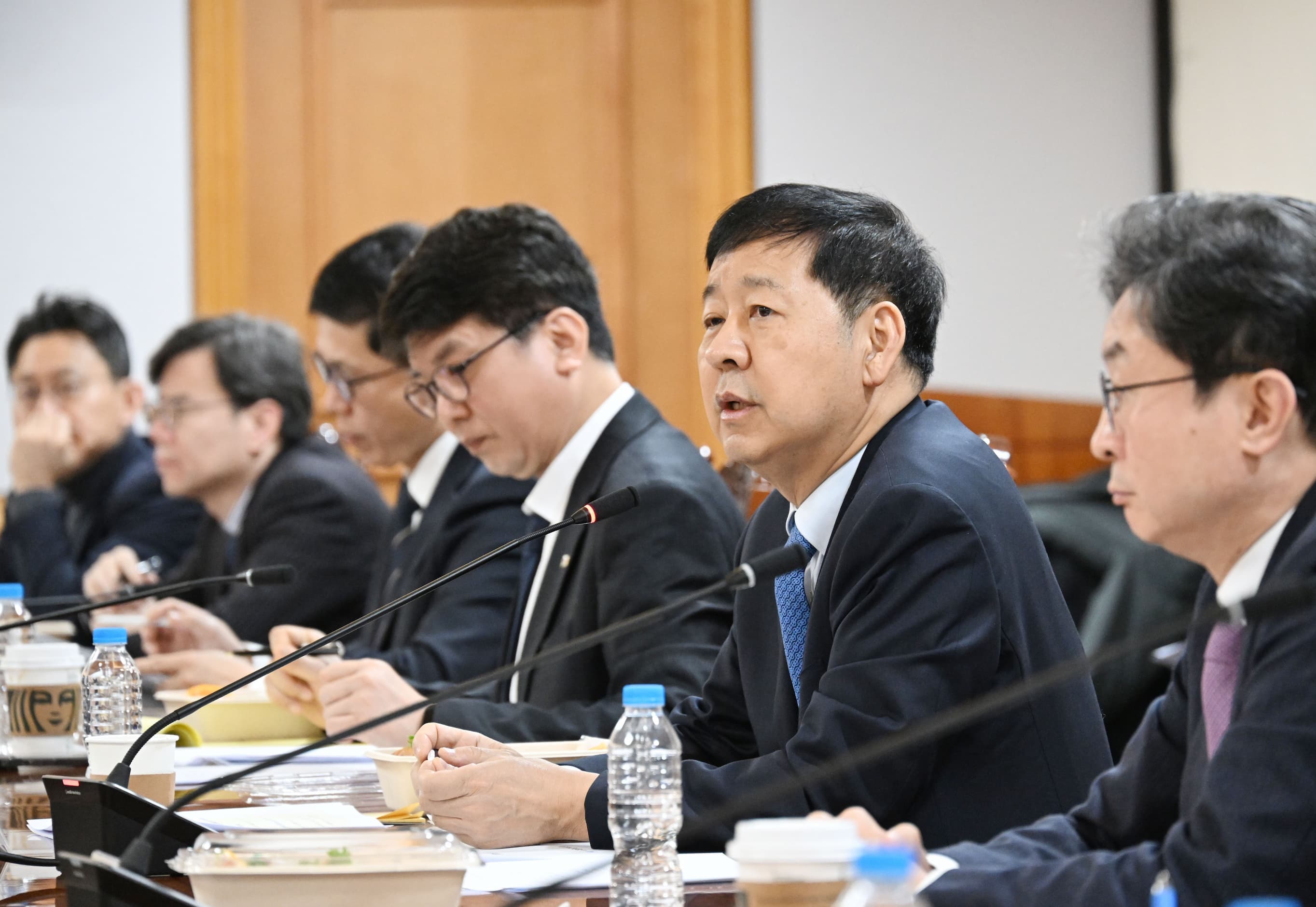 국내 채권시장 한파, 당국 개입에 봄바람 불까