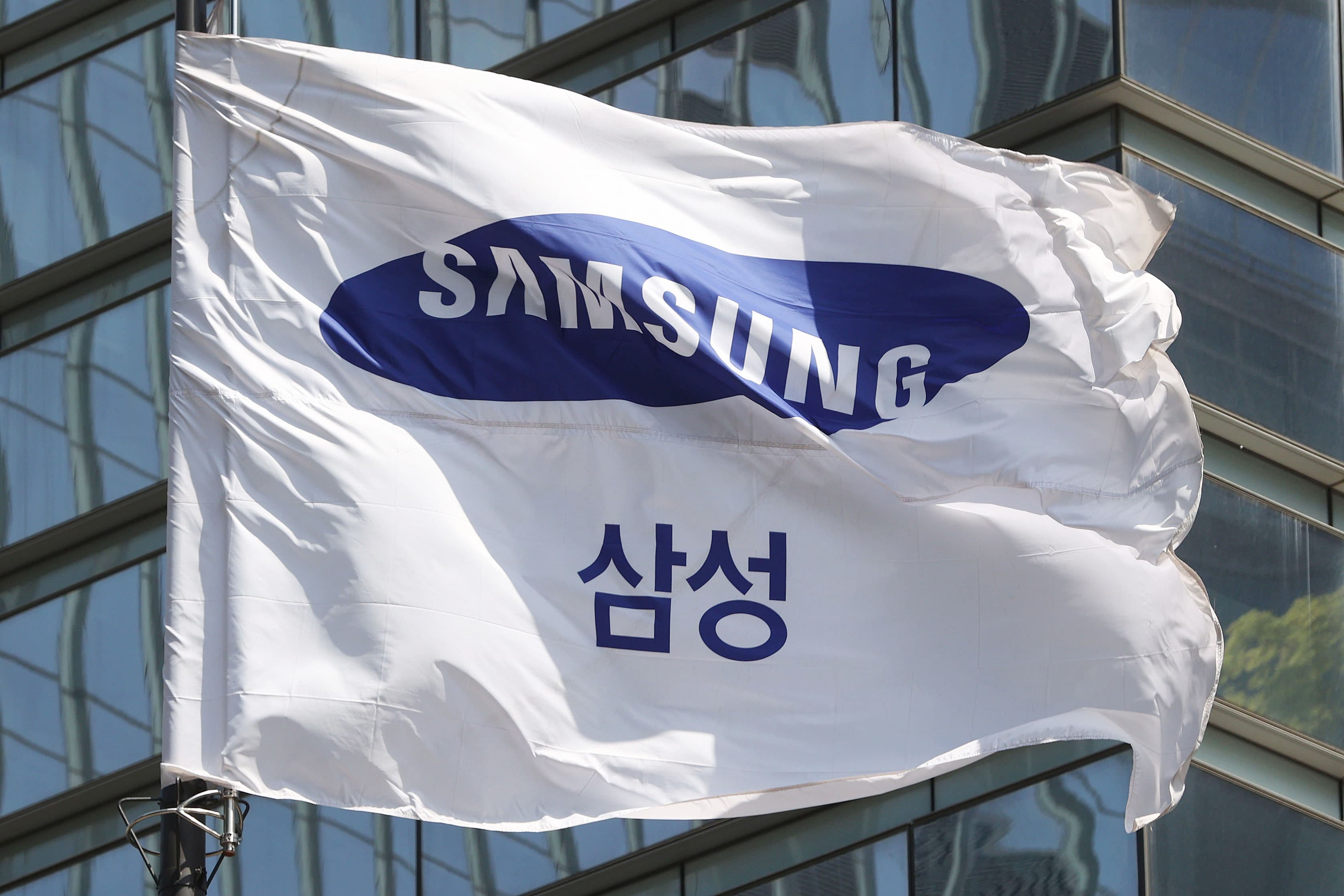 삼성전자, 테슬라 잭팟에 사법리스크 해소까지 썸네일 이미지