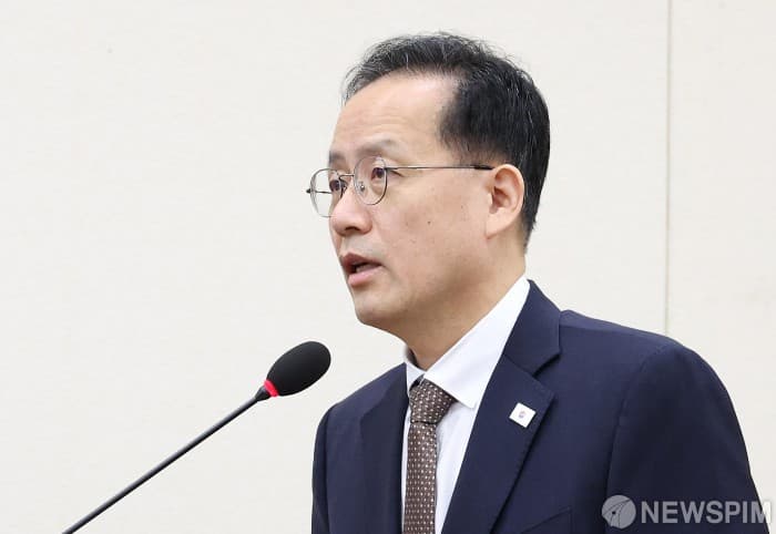 이형일·신현송, 첫 회동서 금리 인상 필요성 공조